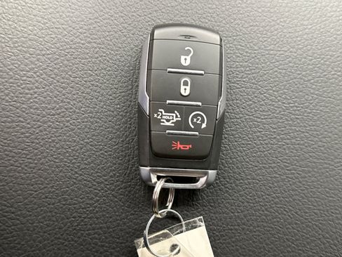 Used 2025 RAM 1500 Big Horn AWD/4WD image 23
