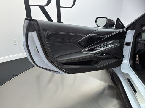 Used 2023 Chevrolet Corvette Z06 w/ Stealth Interior Trim Package RWD image 3