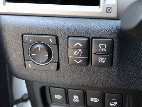 Certified 2023 Lexus GX 460 Luxury w/ Sport Design Package AWD/4WD image 15