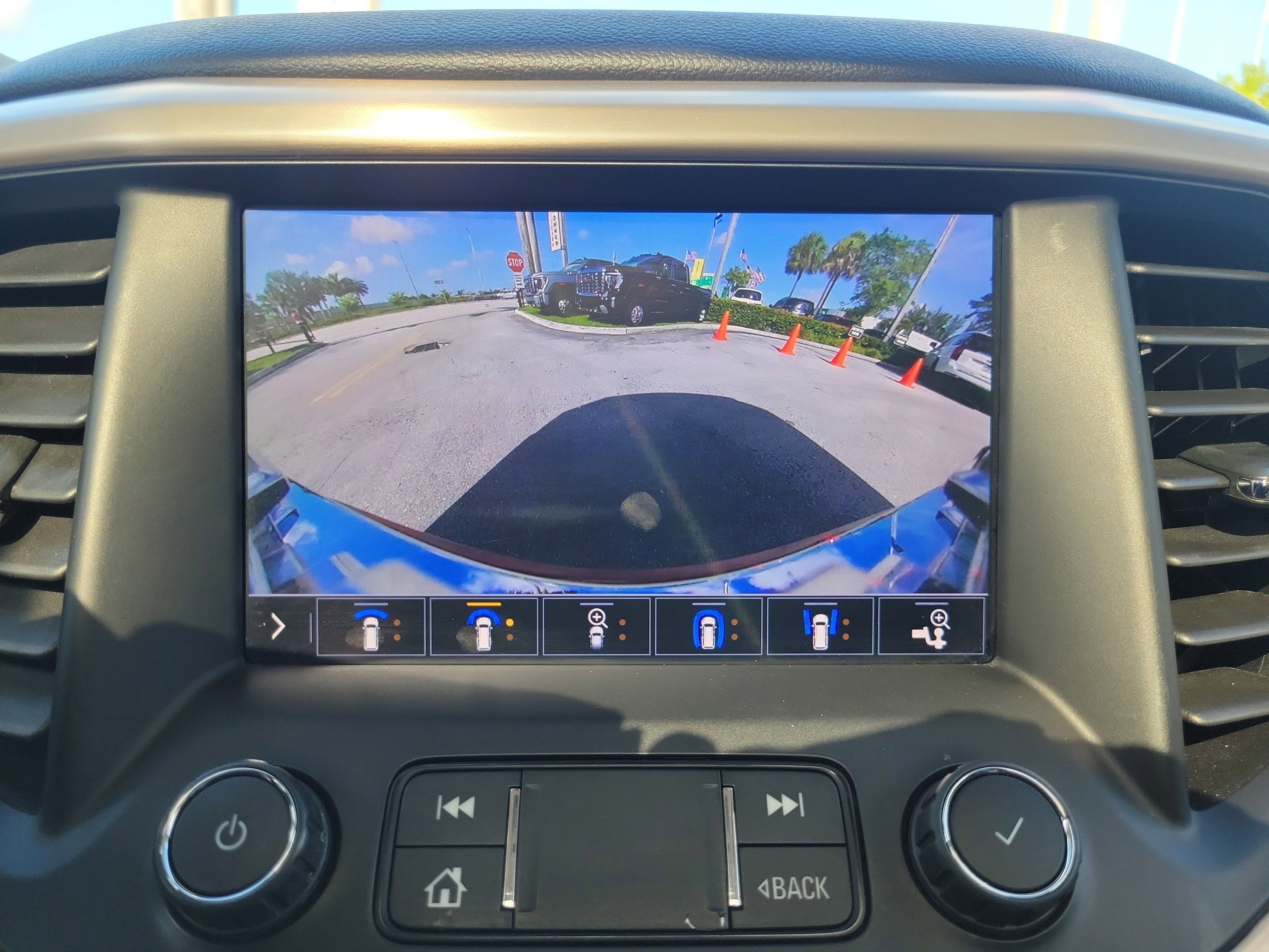 Used 2020 GMC Acadia Denali w/ Technology Package FWD image 10