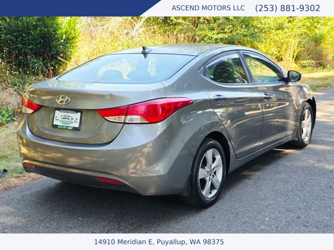 Used 2013 Hyundai Elantra GLS w/ Preferred Pkg FWD image 5