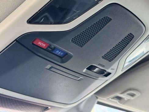 Used 2024 Subaru Outback Premium image 10