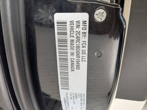 Used 2022 Chrysler Pacifica Touring-L FWD image 22