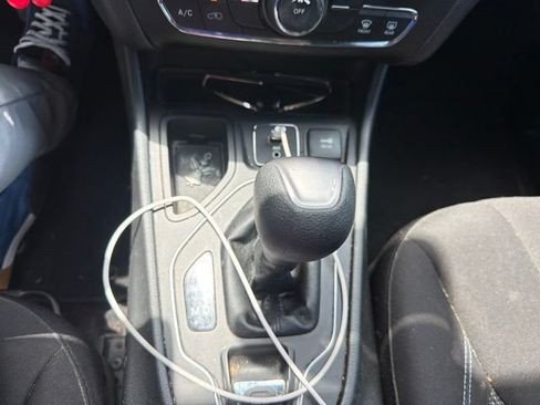 Used 2019 Jeep Cherokee Latitude w/ Popular Appearance Group FWD image 15
