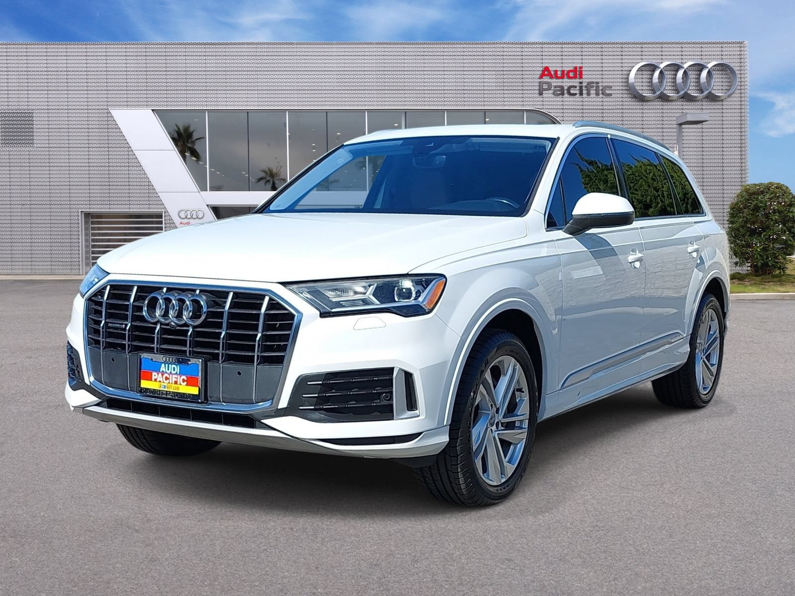 Used 2020 Audi Q7 2.0T Premium w/ Convenience Package AWD/4WD image 1