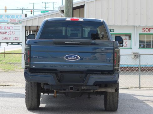 Used 2019 Ford F250 Lariat w/ Lariat Ultimate Package AWD/4WD image 7