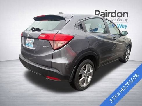 Used 2017 Honda HR-V LX image 2