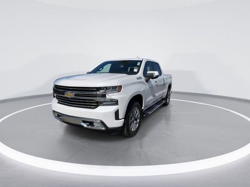 Used 2022 Chevrolet Silverado 1500 High Country w/ Technology Package image 3