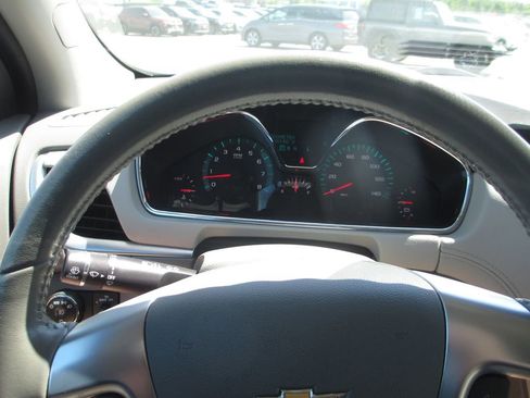 Used 2015 Chevrolet Traverse LT FWD image 30