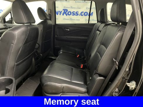 Used 2017 Honda Pilot Touring image 12