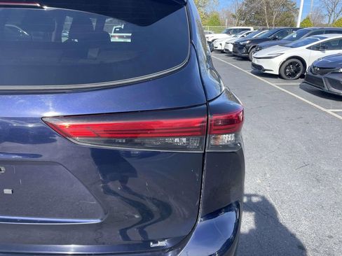 Used 2023 Toyota Highlander LE image 18