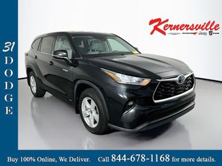 Used 2020 Toyota Highlander LE AWD/4WD video 1