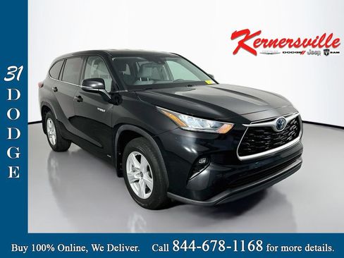 Used 2020 Toyota Highlander LE AWD/4WD image 1
