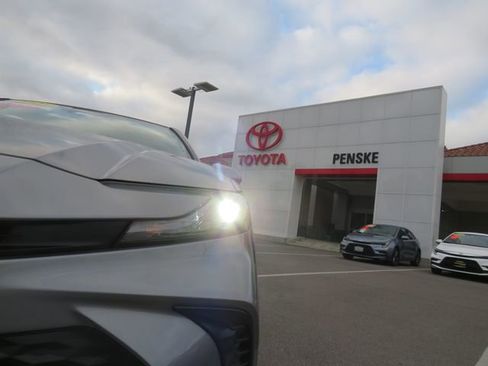 Certified 2025 Toyota Camry SE w/ Convenience Package image 4