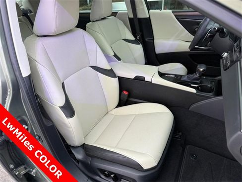 Used 2024 Lexus ES 350 w/ Premium Package image 11