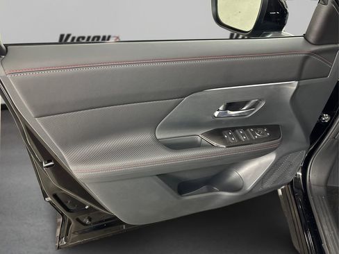 New 2026 Nissan Kicks SR image 24