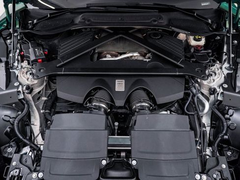 Used 2024 Aston Martin DB12 Coupe image 33