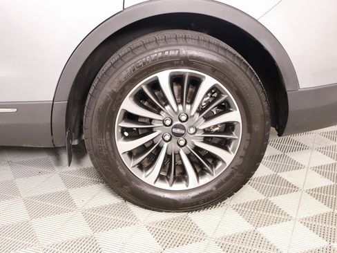 Used 2023 Lincoln Nautilus FWD w/ Premium Package image 18