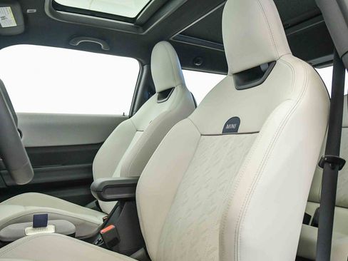 Used 2025 MINI Cooper S image 19