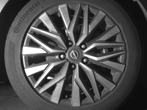 Used 2025 Nissan Altima 2.5 SV FWD image 13