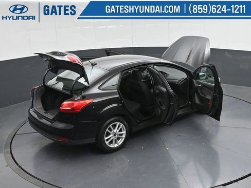 Used 2018 Ford Focus SE image 55