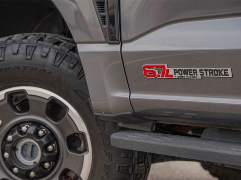 Used 2023 Ford F250 Lariat w/ Lariat Ultimate Package image 4