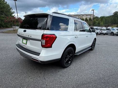Certified 2023 Ford Expedition XLT RWD image 8