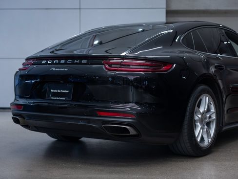 Used 2020 Porsche Panamera image 24