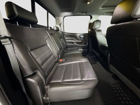 Used 2019 GMC Sierra 2500 Denali w/ Duramax Plus Package AWD/4WD image 27