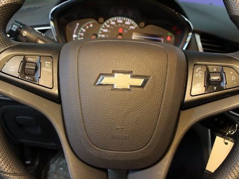 Used 2020 Chevrolet Trax LT image 18