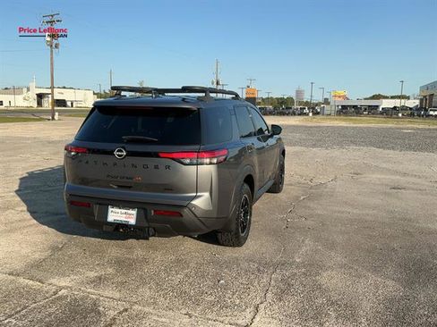 Used 2023 Nissan Pathfinder Rock Creek AWD/4WD image 17