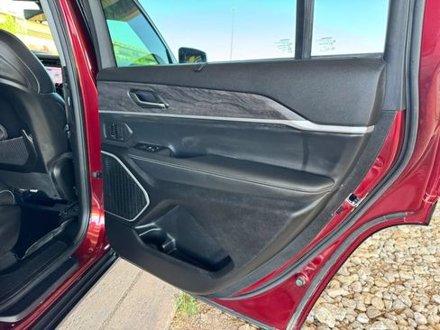 Used 2022 Jeep Grand Cherokee L Limited w/ Luxury Tech Group II AWD/4WD image 26