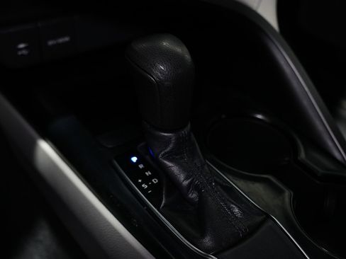 Used 2019 Toyota Camry LE w/ Carpet Mat Package image 20