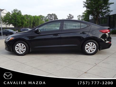 Used 2018 Hyundai Elantra SE FWD image 7