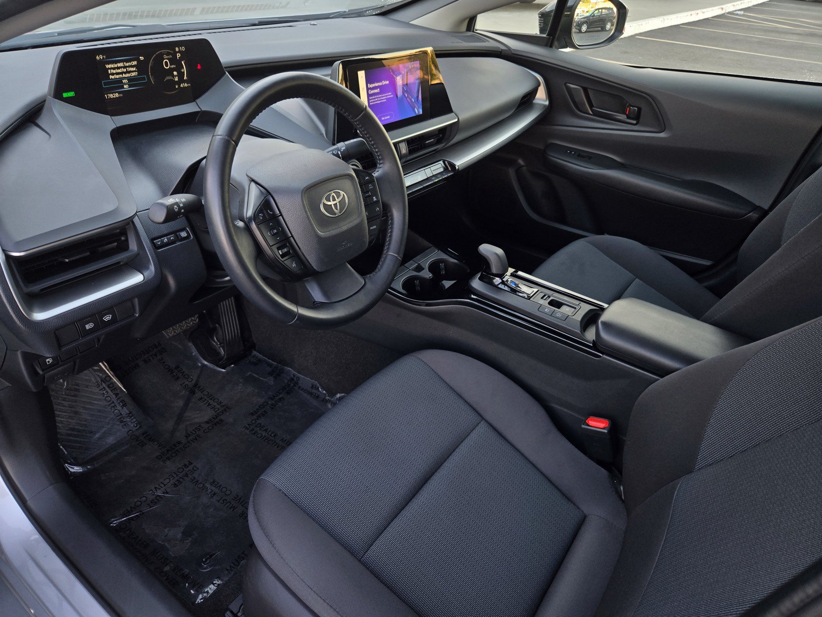 Used 2025 Toyota Prius LE FWD image 8