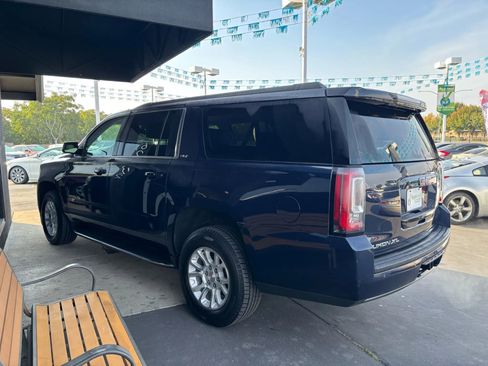 Used 2017 GMC Yukon XL SLT image 6