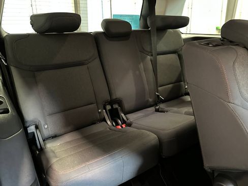 Used 2025 Ford Expedition Active AWD/4WD image 33