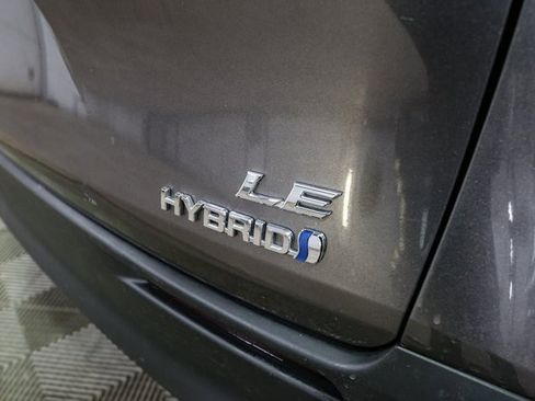 Used 2021 Toyota Sienna LE image 9