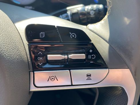 Used 2023 Hyundai Elantra SEL w/ Convenience Package image 22