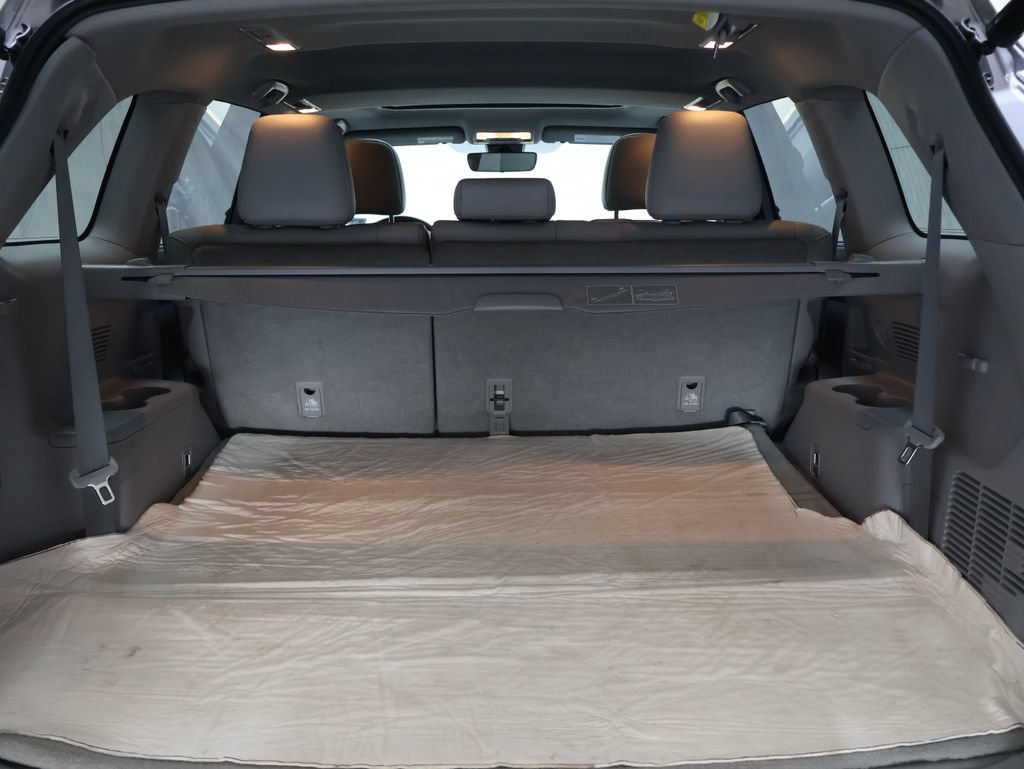Used 2018 Toyota Highlander Limited w/ Carpet Mat Package (TMS) AWD/4WD image 13