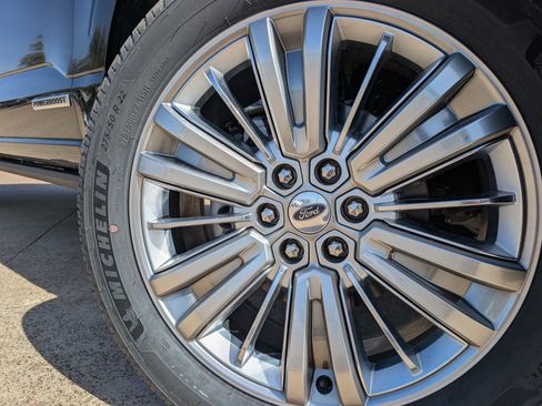 Used 2025 Ford F150 Platinum w/ Equipment Group 703A Plus image 7