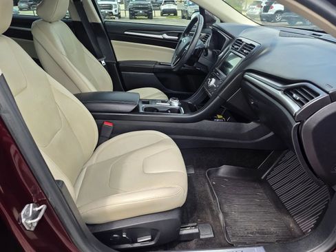 Used 2018 Ford Fusion Titanium image 17