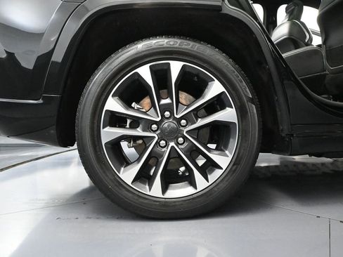 Used 2022 Jeep Grand Cherokee Overland w/ Luxury Tech Group IV image 15