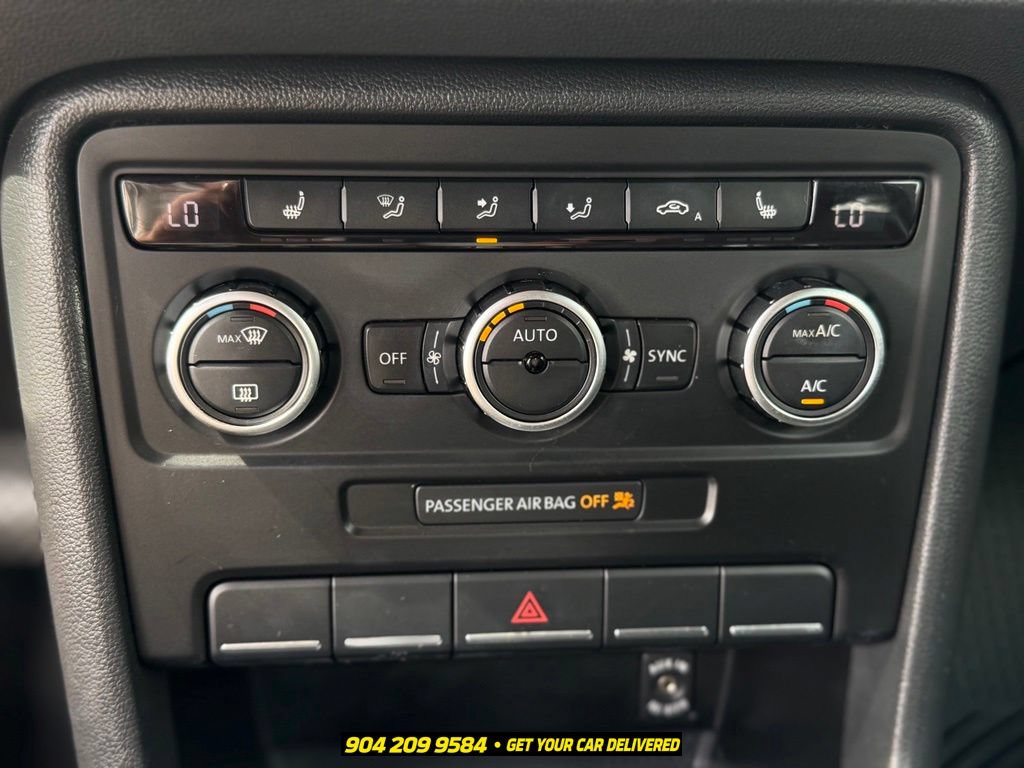 Used 2014 Volkswagen Beetle TDI FWD image 18