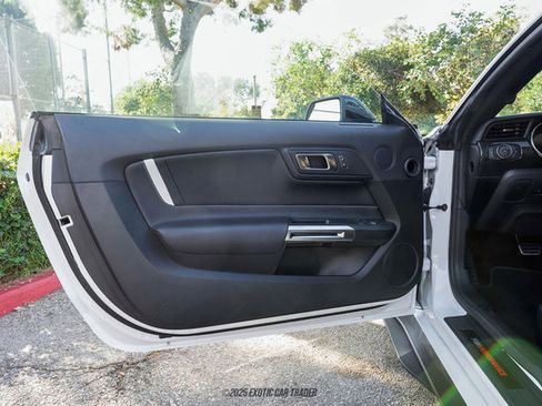 Used 2022 Ford Mustang Shelby GT500 w/ Carbon Fiber Track Pack image 23