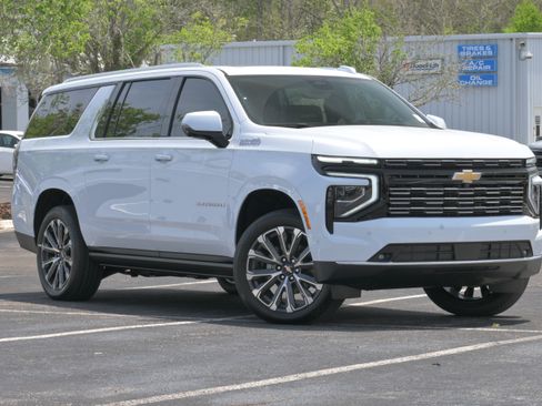 New 2026 Chevrolet Suburban High Country AWD/4WD image 2