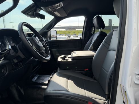 New 2026 RAM 3500 Tradesman AWD/4WD image 27
