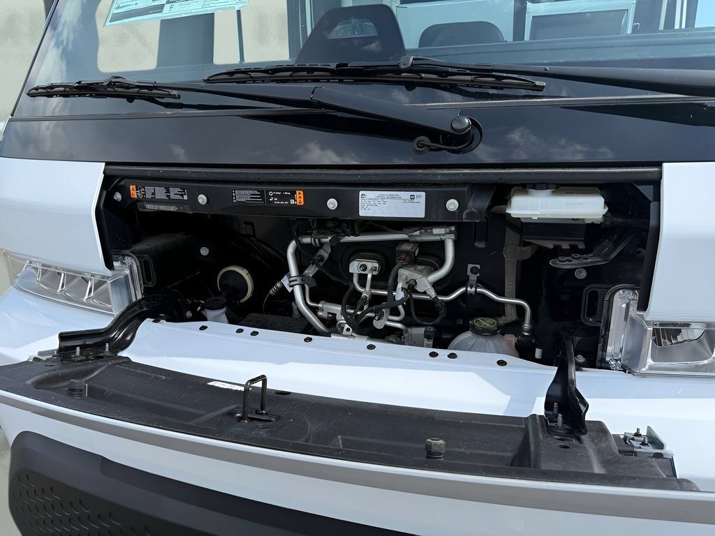 Used 2024 Chevrolet Brightdrop 400 w/ Commercial Equipment Package AWD/4WD image 23