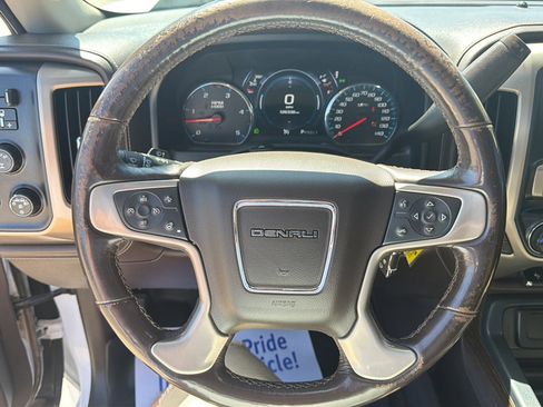 Used 2018 GMC Sierra 2500 Denali w/ Suspension Package, Off-Road AWD/4WD image 11