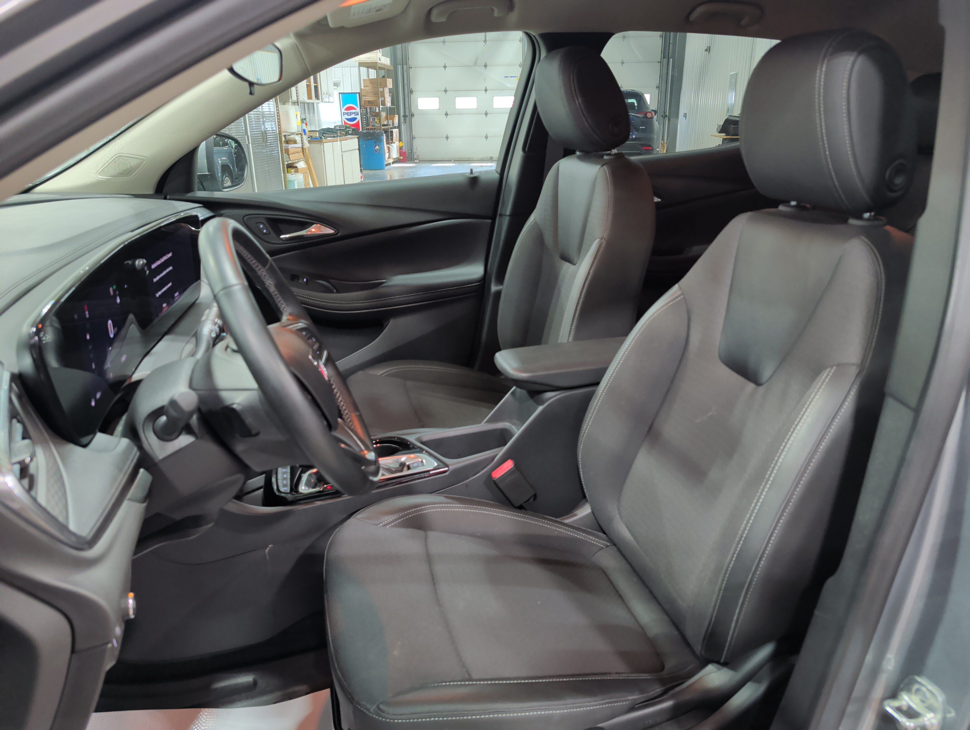 Used 2024 Buick Encore GX Preferred AWD/4WD image 7